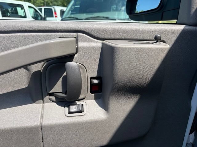 Used 2025 GMC Savana 2500 w/ Driver Convenience Package RWD image 26