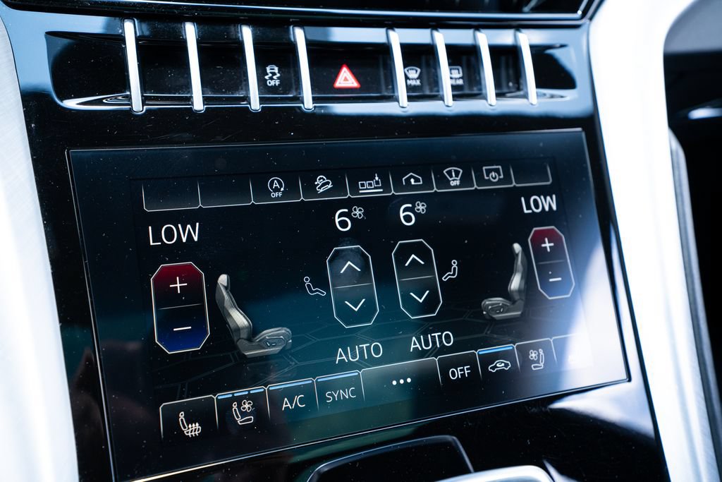 Used 2021 Lamborghini Urus AWD/4WD image 42