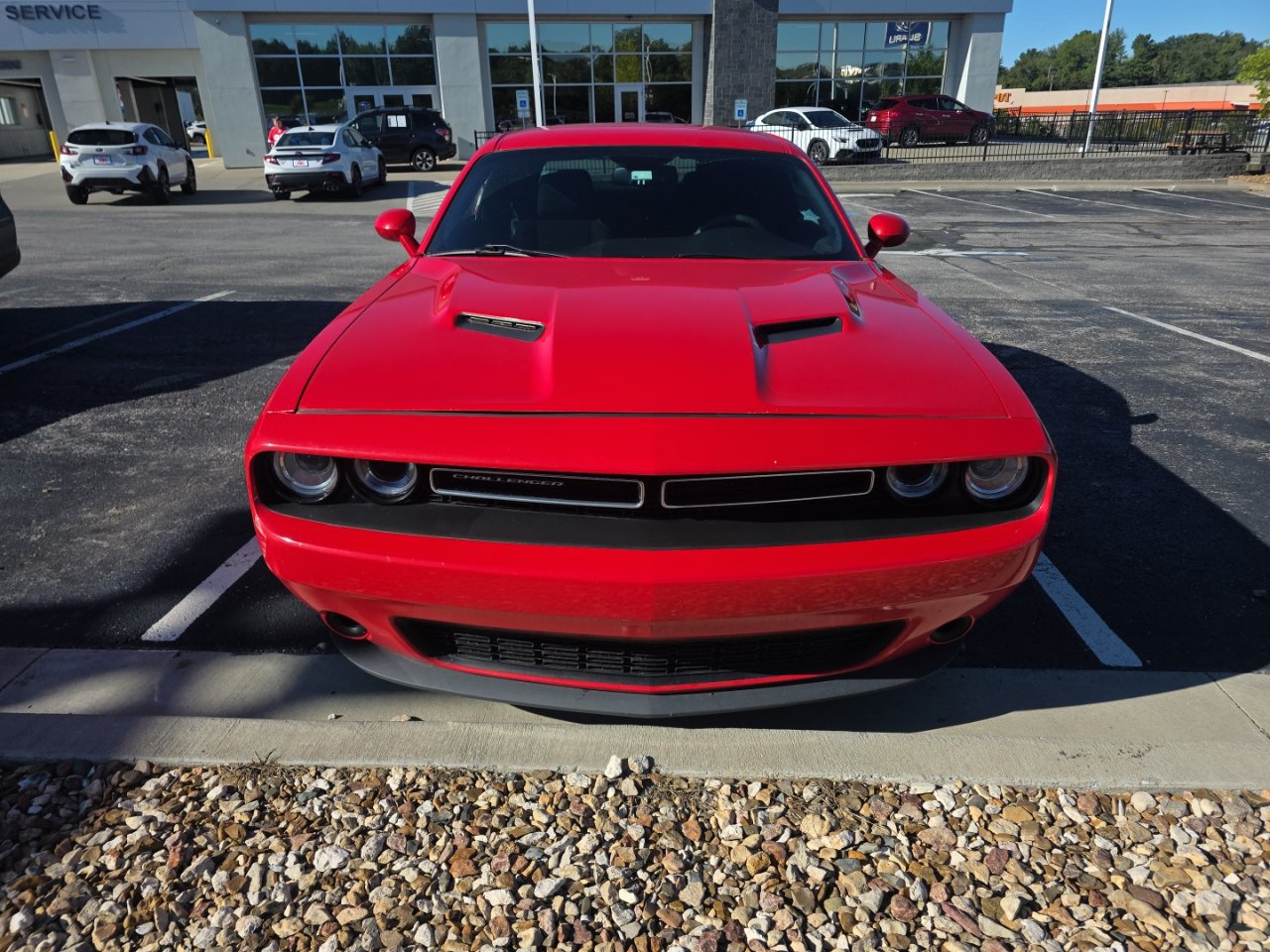 Used 2015 Dodge Challenger SXT RWD image 2