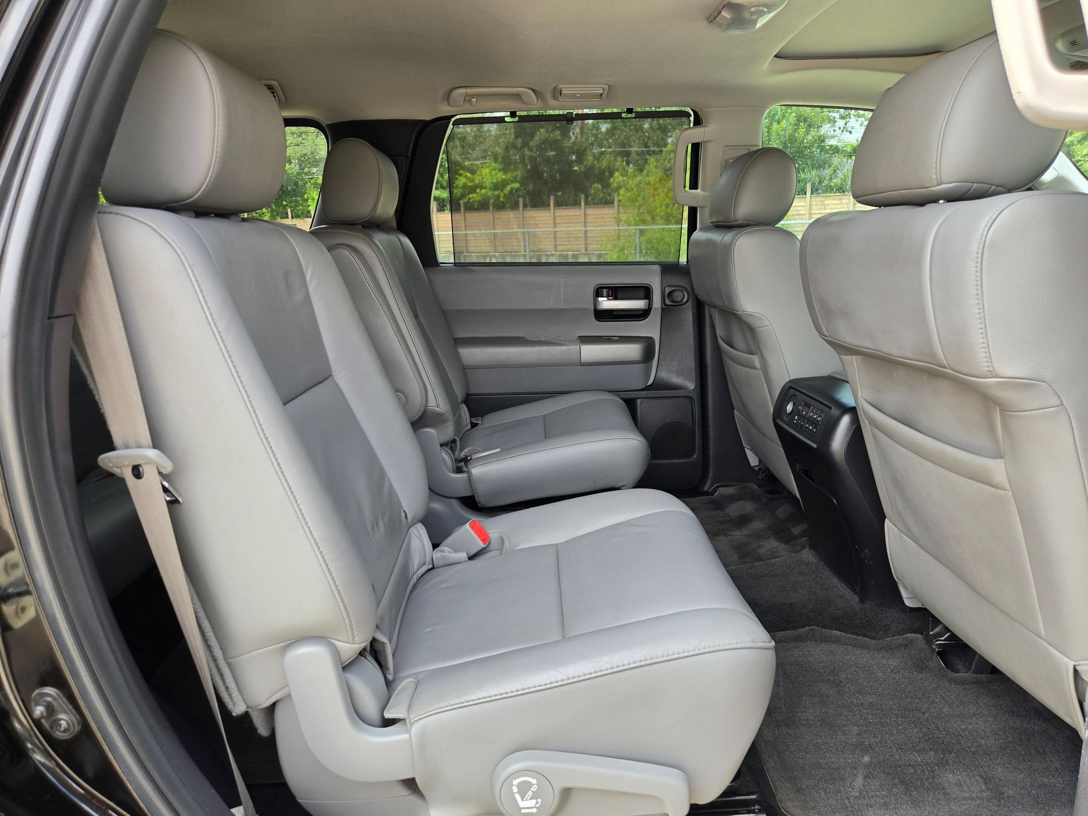 Used 2015 Toyota Sequoia Limited RWD image 26