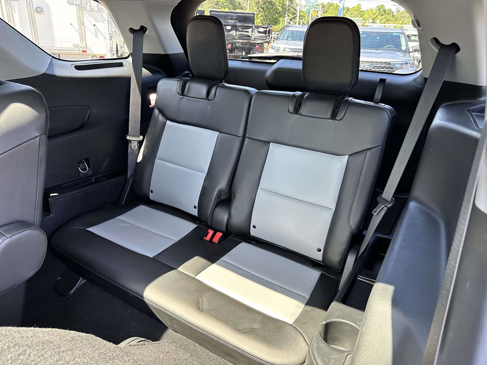 Used 2023 Ford Explorer XLT w/ Equipment Group 202A image 15