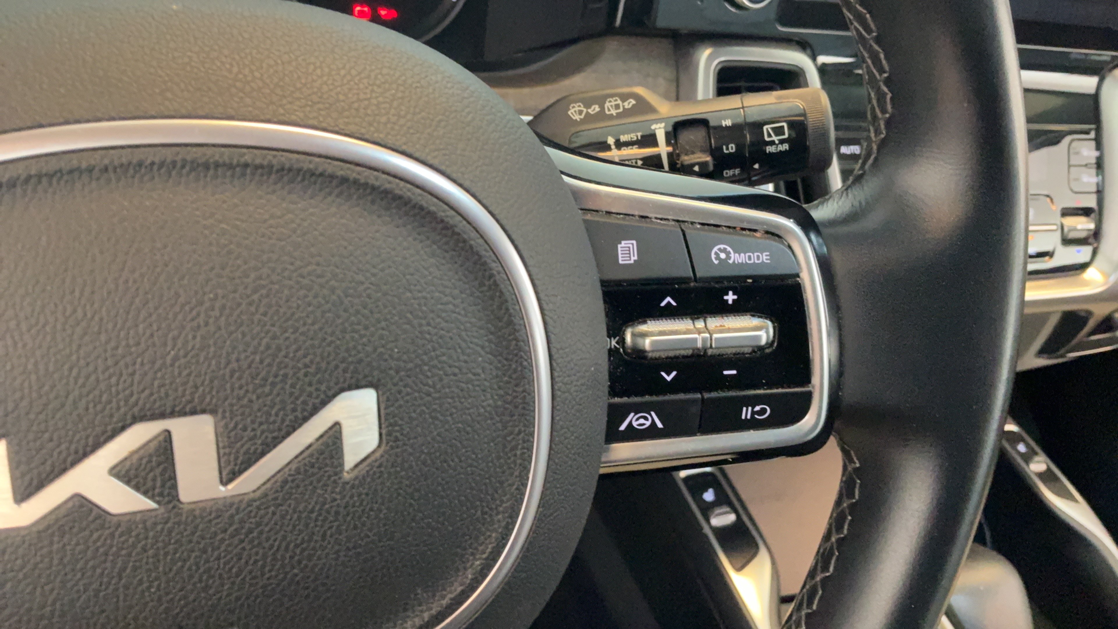 Used 2023 Kia Sorento S w/ Panoramic Sunroof Package AWD/4WD image 14