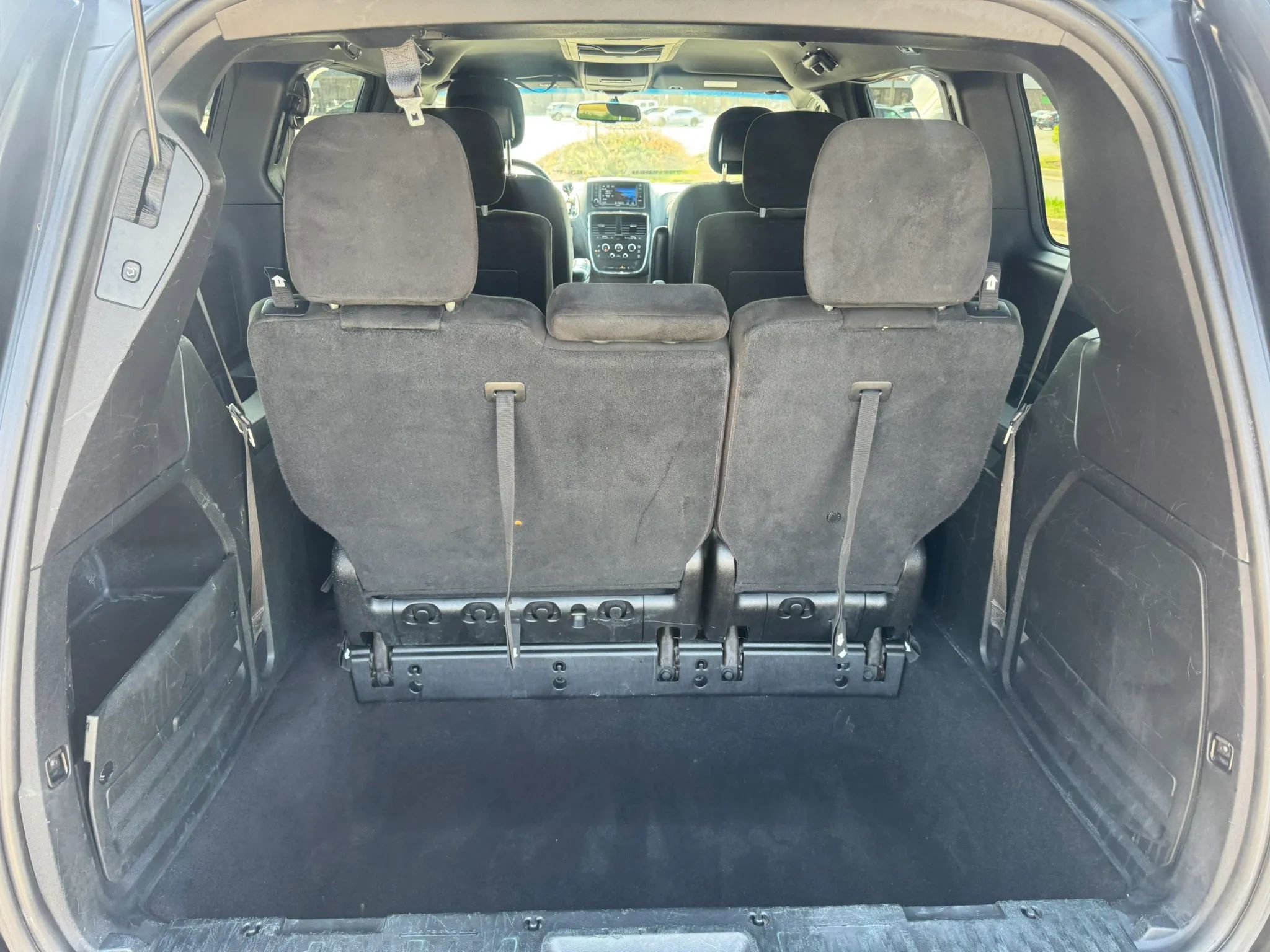 Used 2015 Dodge Grand Caravan SXT w/ Blacktop Package image 21