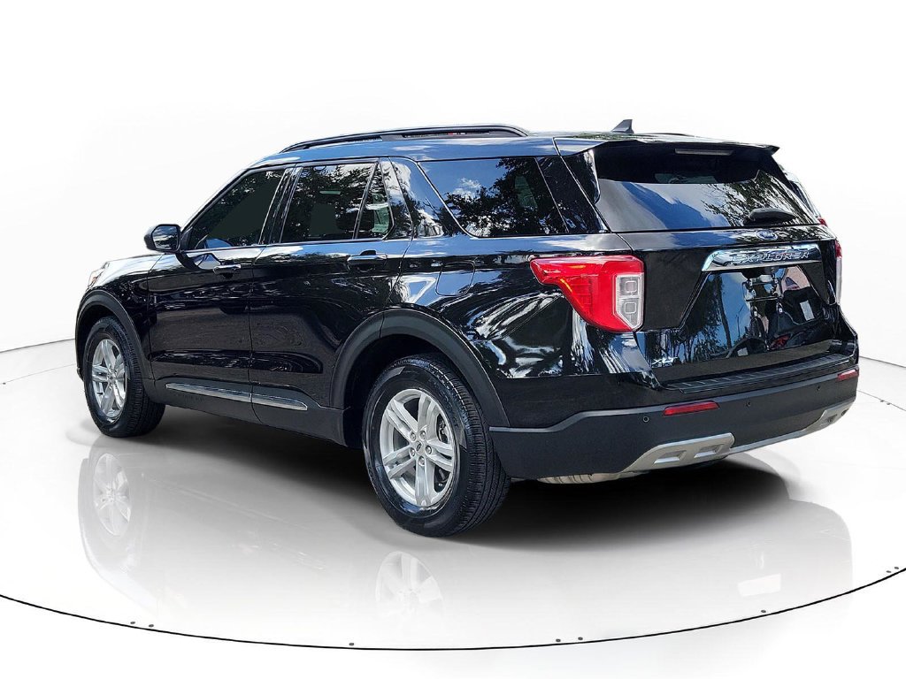 Certified 2023 Ford Explorer XLT w/ Equipment Group 202A RWD image 4