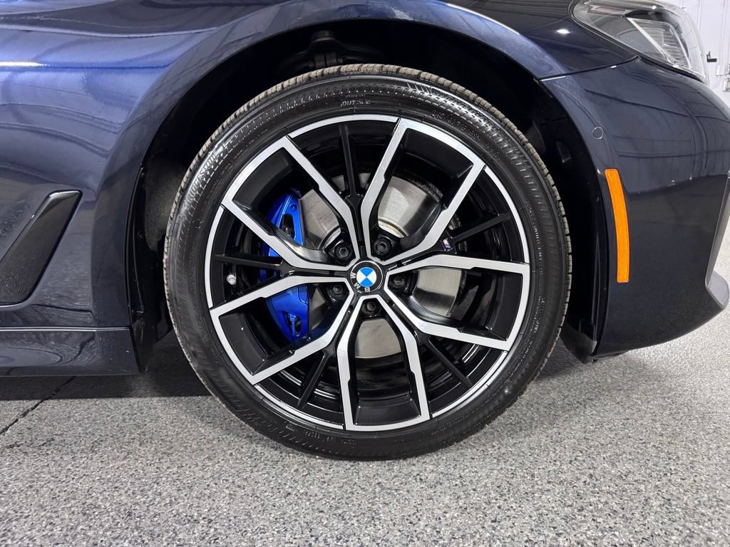 Used 2023 BMW 530i xDrive w/ M Sport Package AWD/4WD image 6