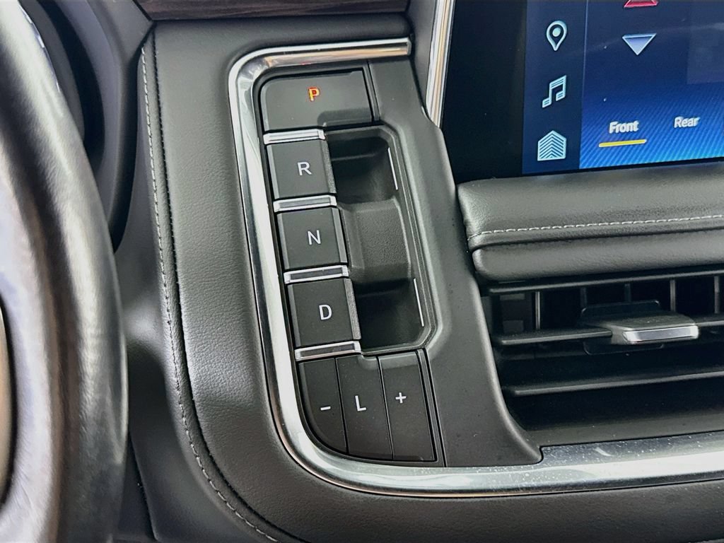 Used 2022 Chevrolet Tahoe LT w/ Luxury Package AWD/4WD image 17