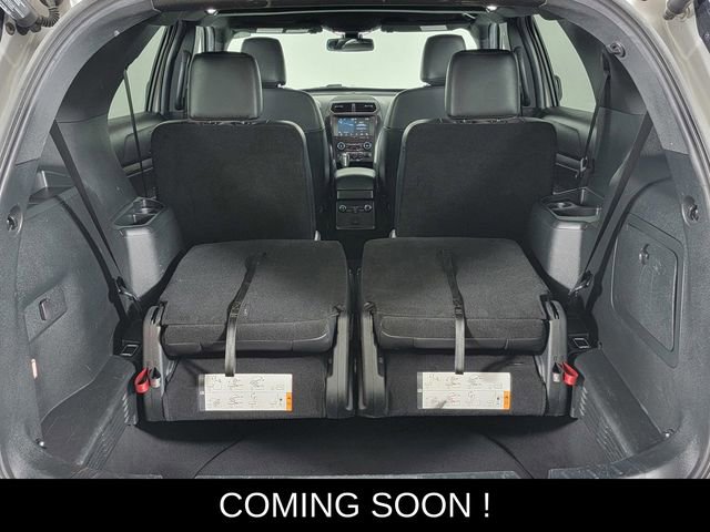 Used 2019 Ford Explorer XLT w/ Equipment Group 202A AWD/4WD image 16