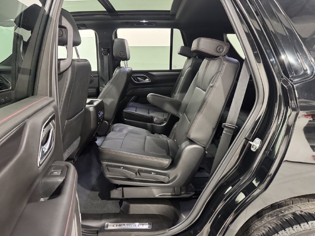 Used 2021 Chevrolet Tahoe RST w/ Luxury Package AWD/4WD image 18