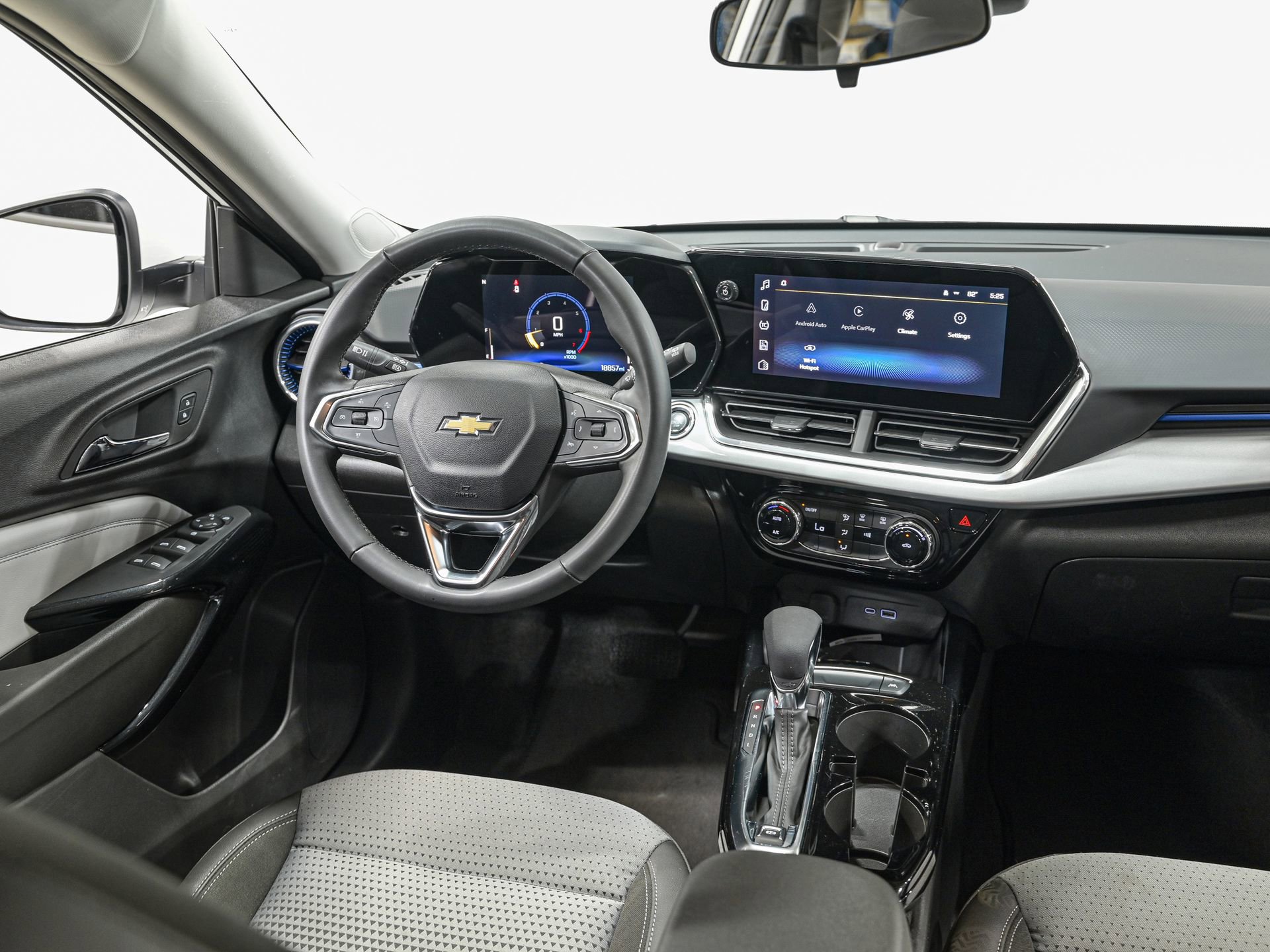 Used 2024 Chevrolet Trax LT FWD image 30