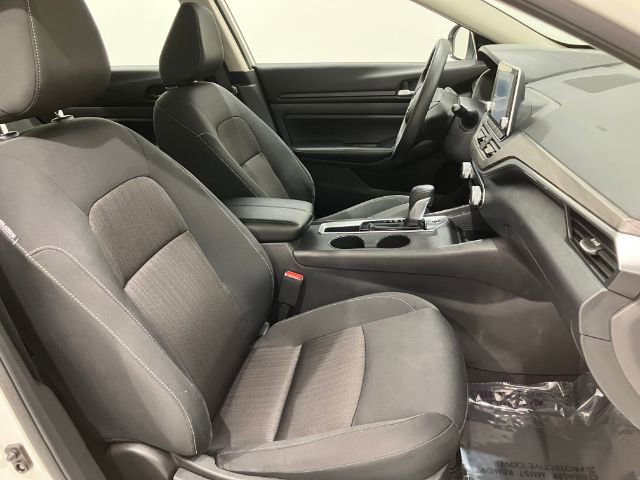Used 2025 Nissan Altima 2.5 SV FWD image 39