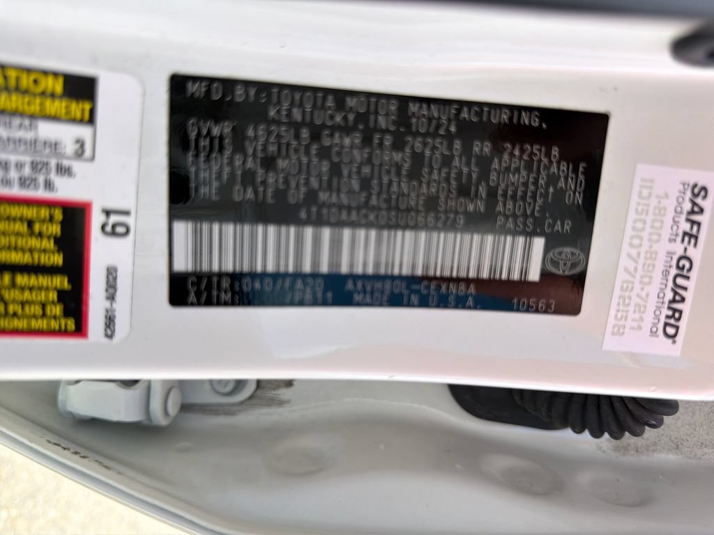 Used 2025 Toyota Camry LE FWD image 29