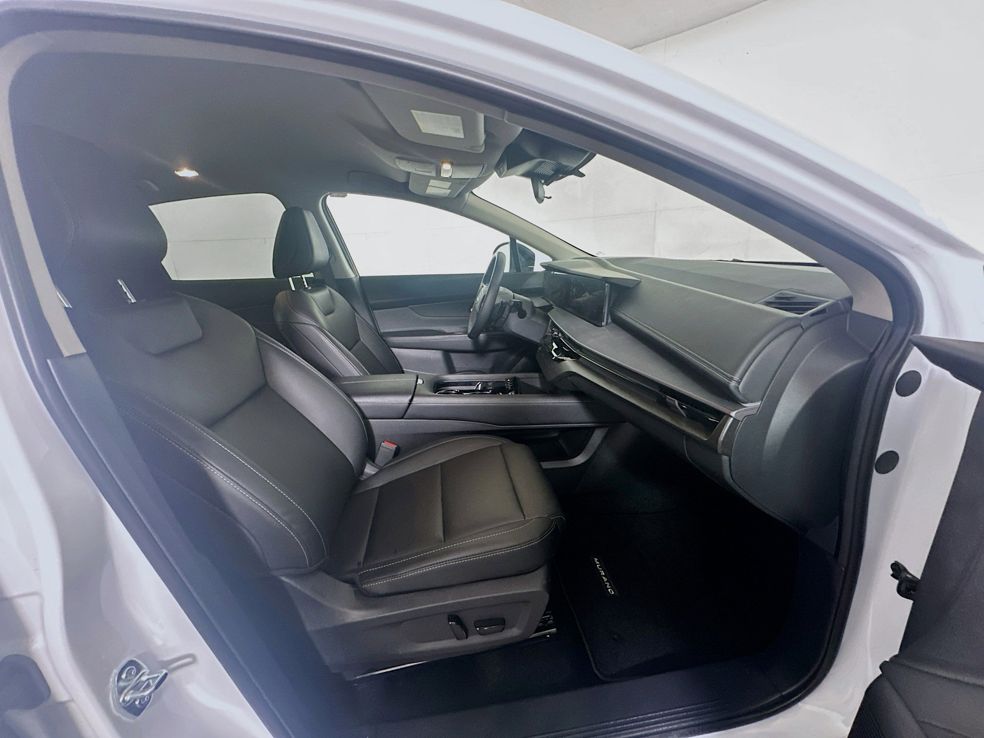 Used 2025 Nissan Murano SV FWD image 30