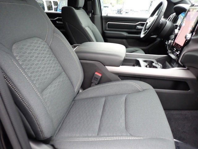 New 2026 RAM 1500 4x4 Crew Cab image 9