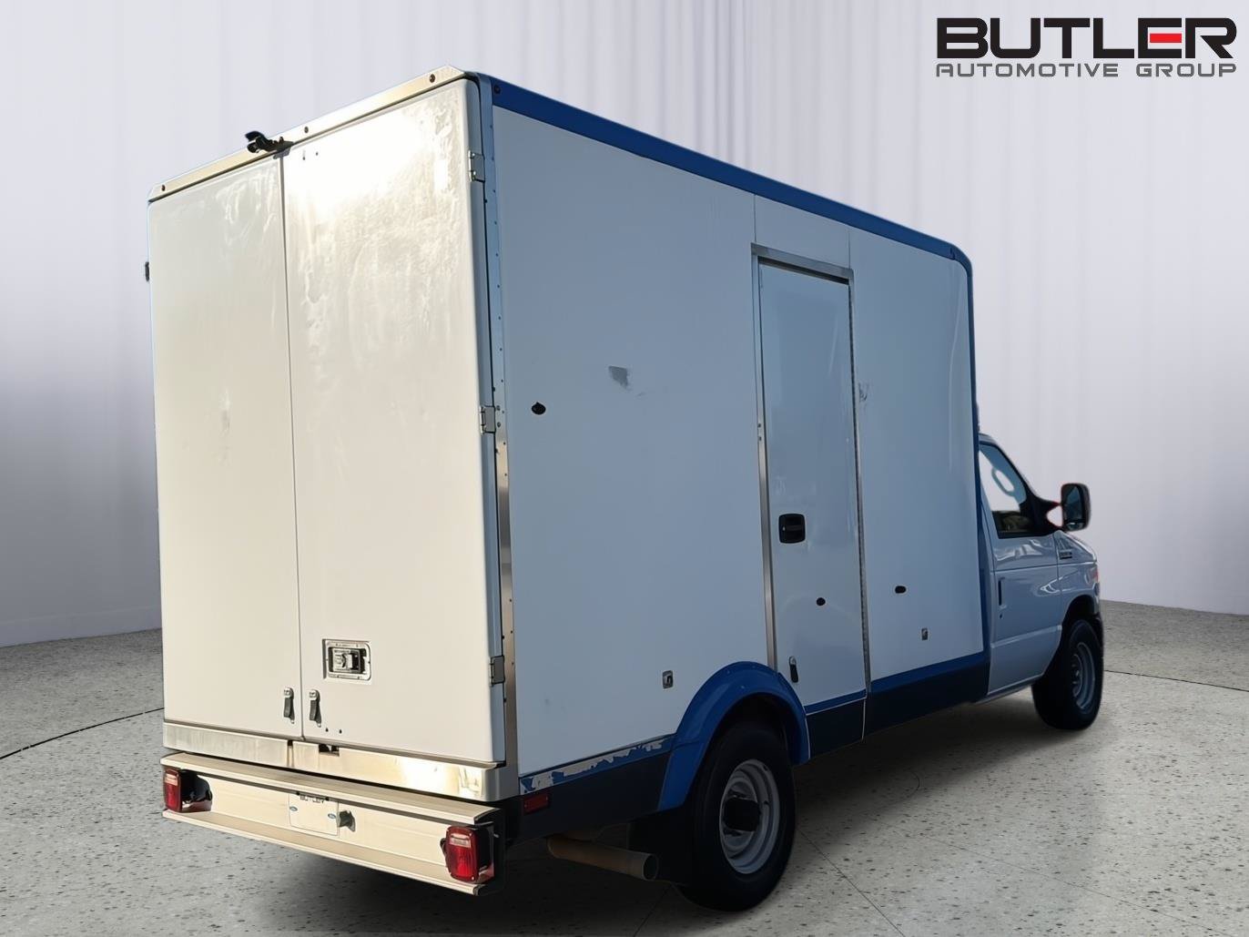 Used 2023 Ford E-350 and Econoline 350 Super Duty w/ Power Windows & Locks Group RWD image 3