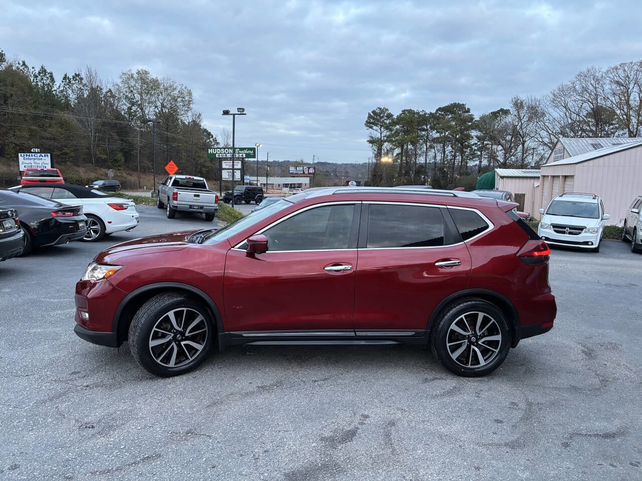 Used 2019 Nissan Rogue SL w/ Premium Package image 4