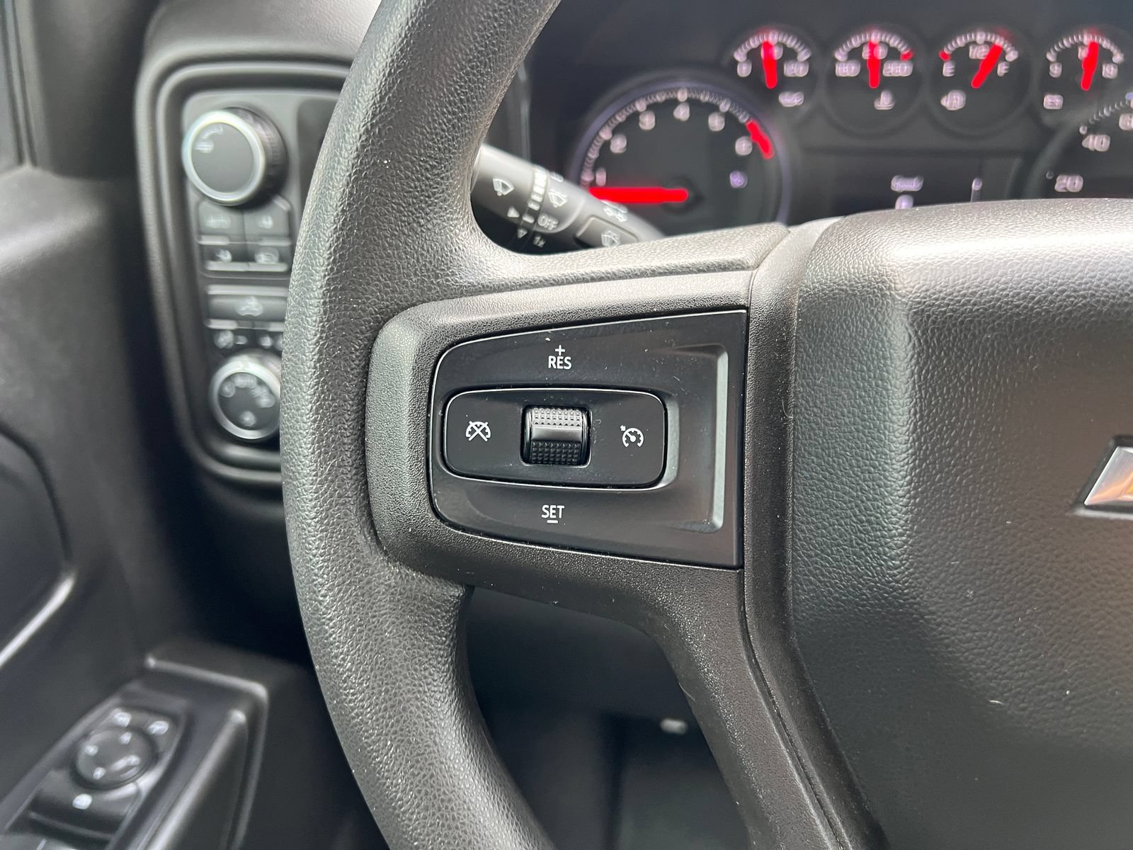Used 2019 Chevrolet Silverado 1500 Custom w/ Custom Convenience Package AWD/4WD image 21