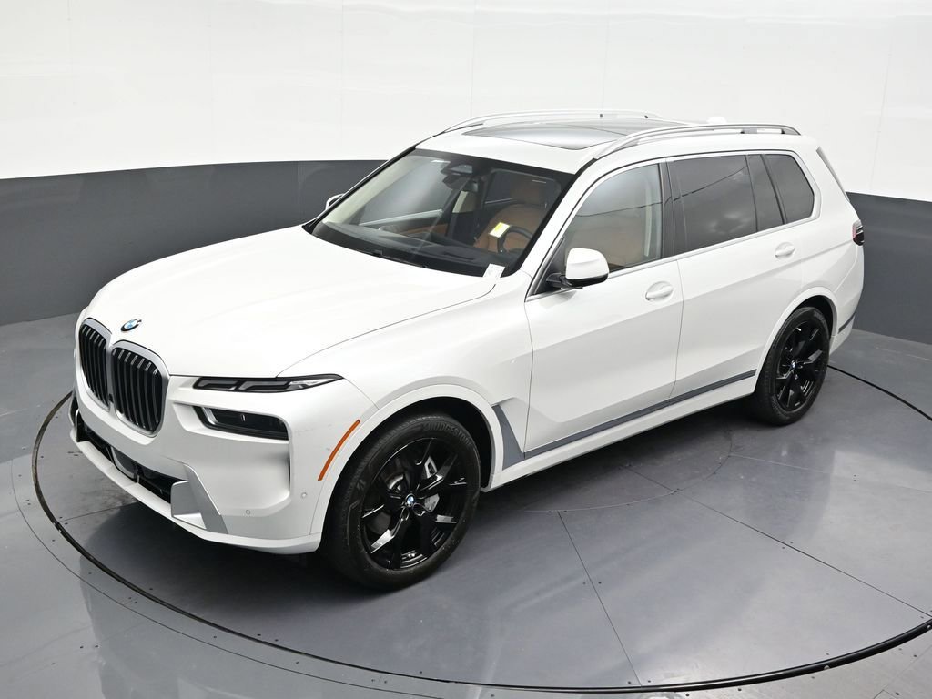 Used 2024 BMW X7 xDrive40i w/ Premium Package image 16