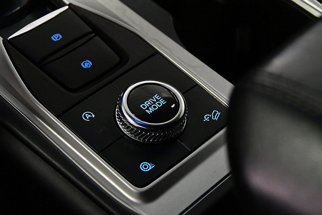 Used 2023 Ford Explorer XLT image 25