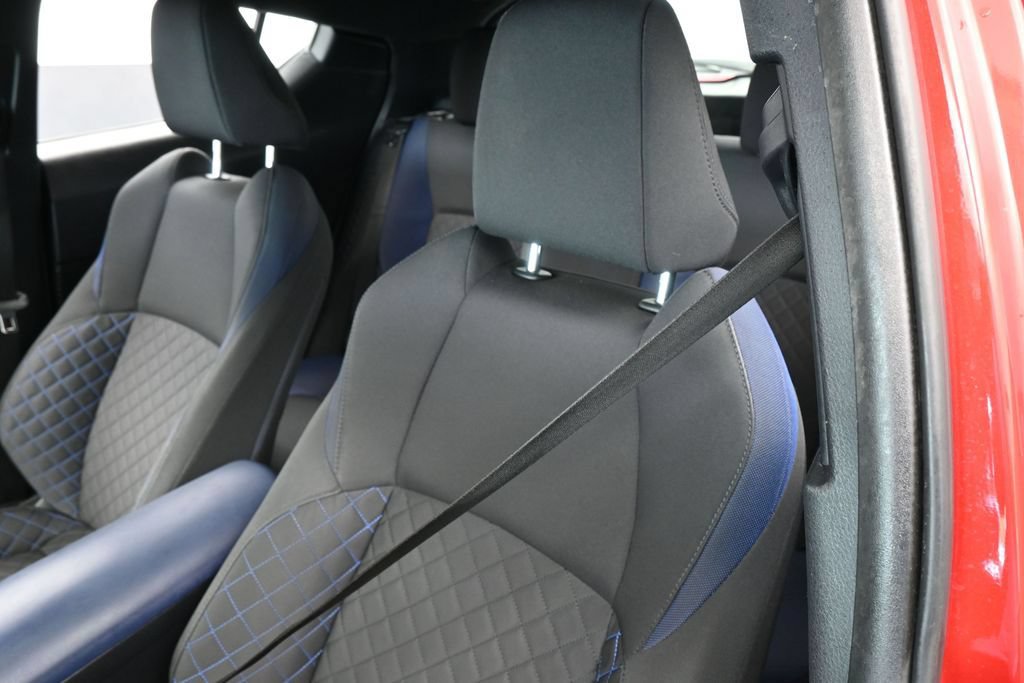 Used 2021 Toyota C-HR XLE FWD image 17