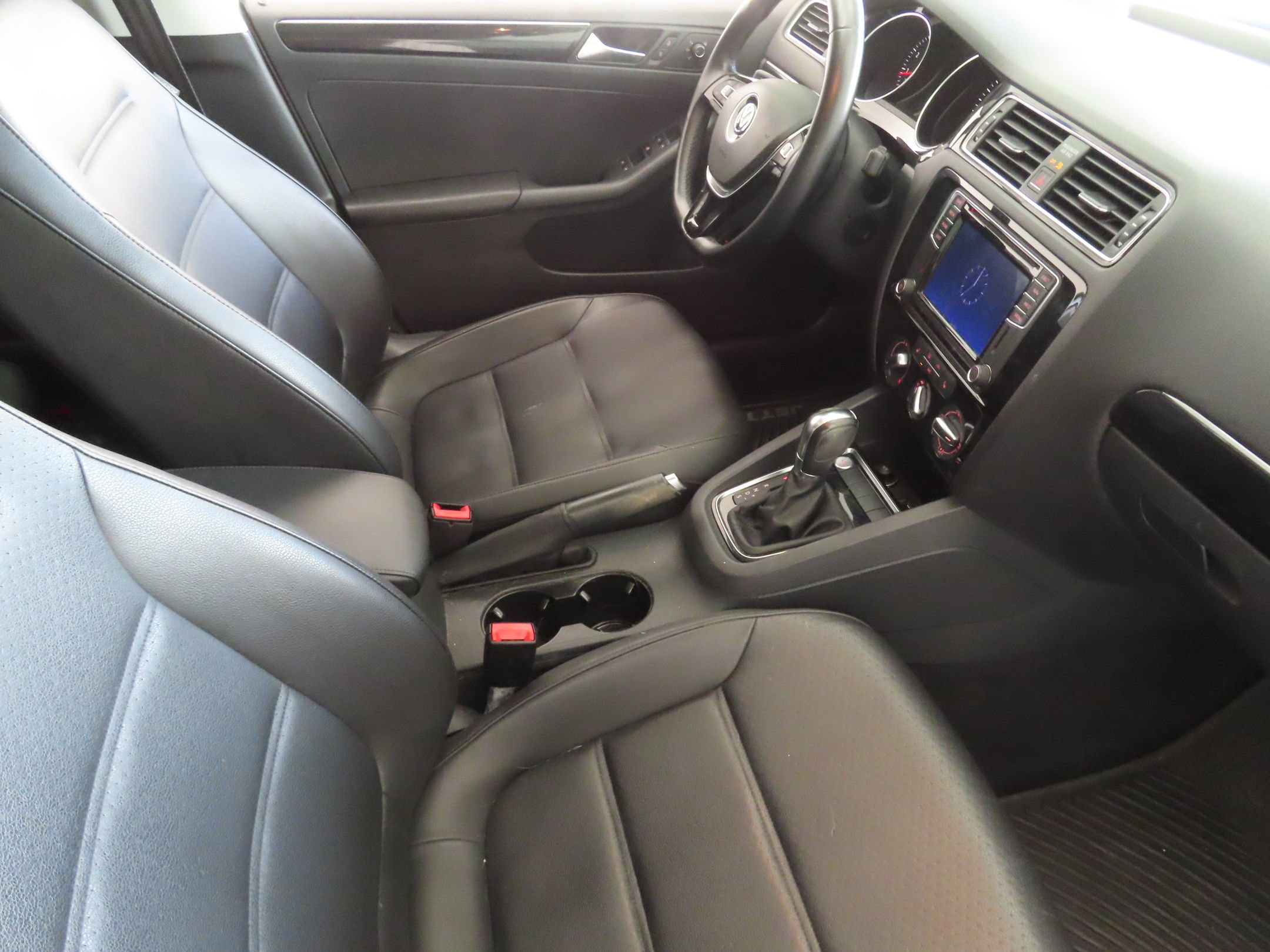 Used 2016 Volkswagen Jetta SEL FWD image 26