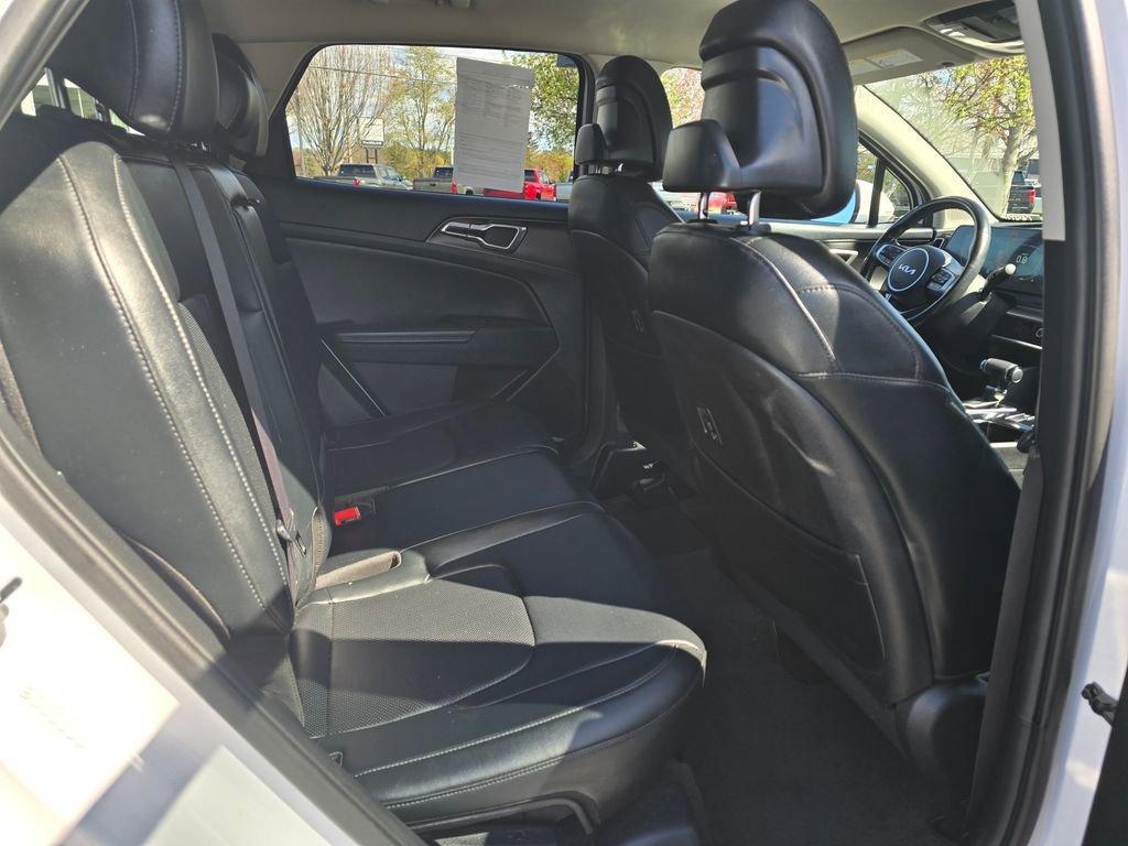 Used 2023 Kia Sportage EX AWD/4WD image 12