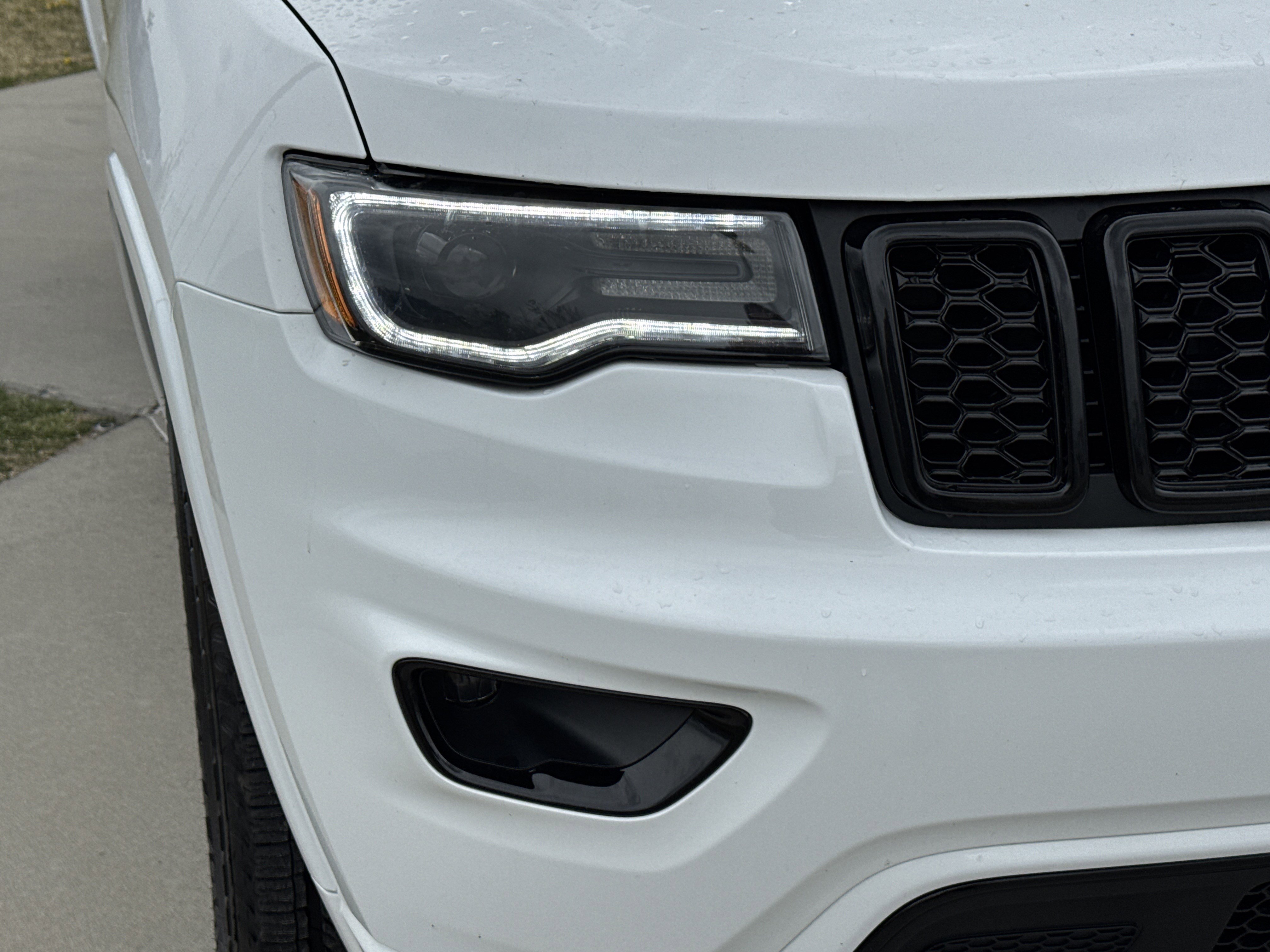 Used 2021 Jeep Grand Cherokee Laredo X image 10