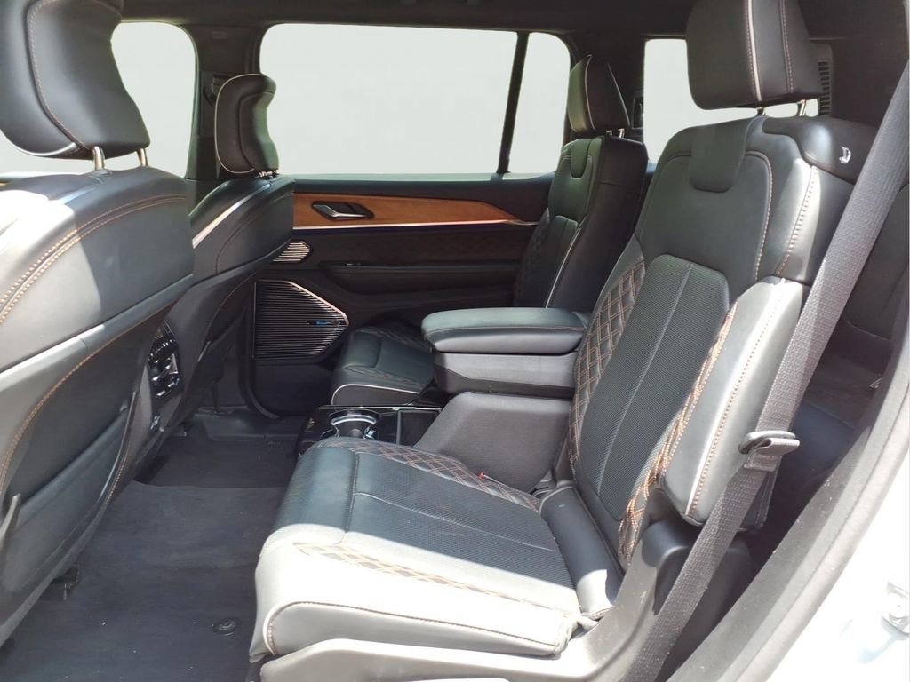 Used 2023 Jeep Grand Cherokee L Summit AWD/4WD image 23