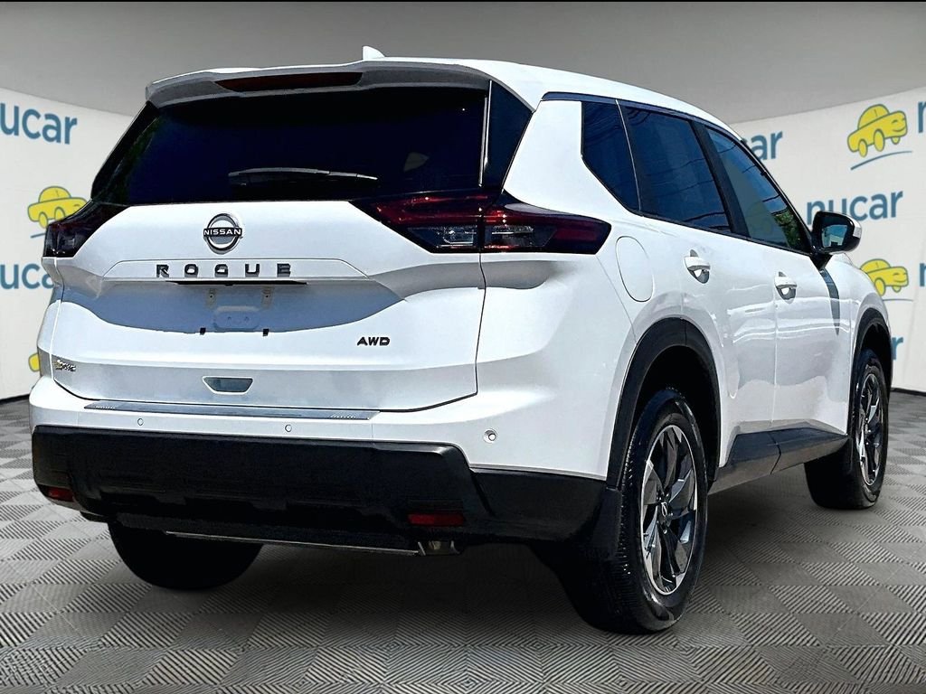 Used 2025 Nissan Rogue SV AWD/4WD image 6