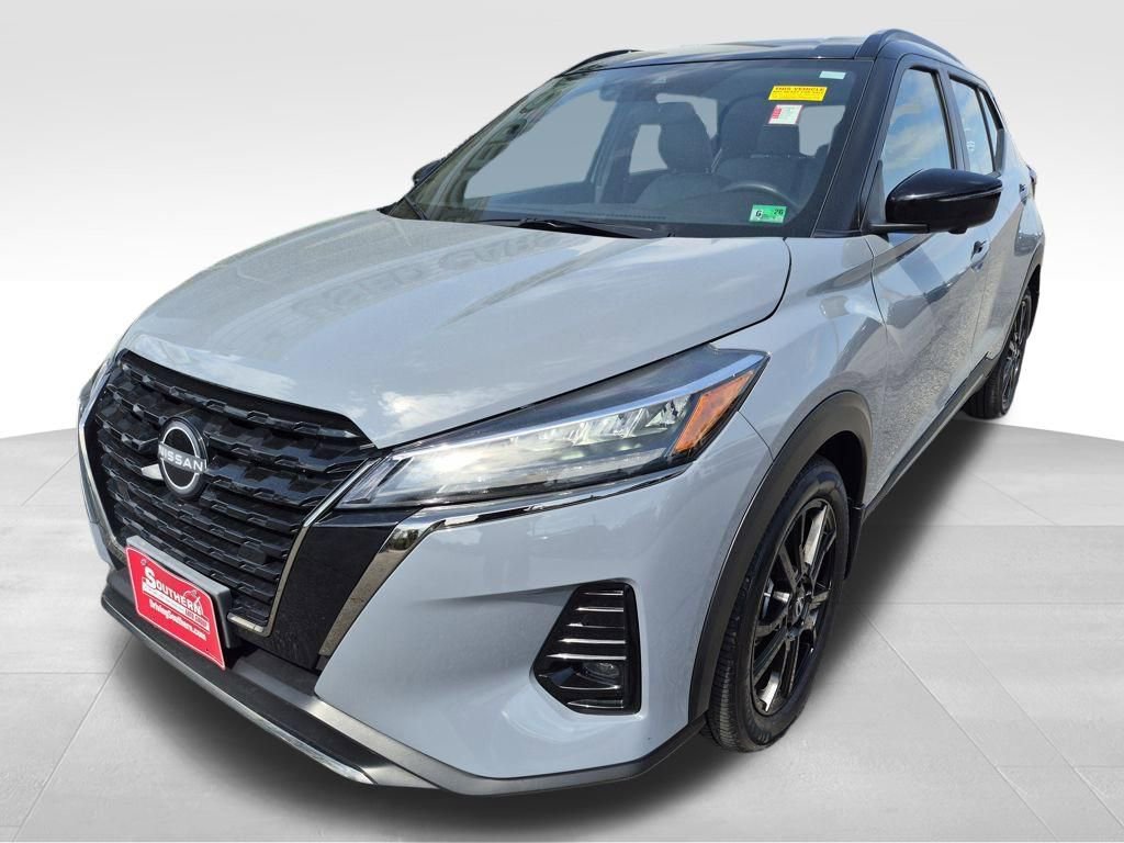 Used 2024 Nissan Kicks SR w/ SR Premium Package image 10