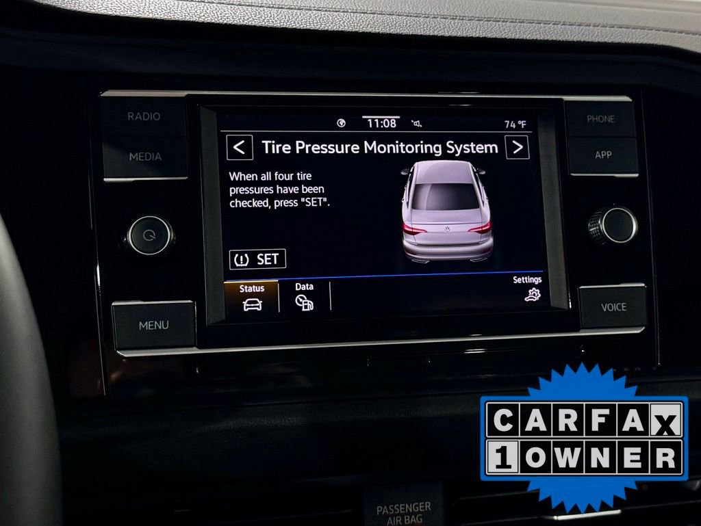 Used 2024 Volkswagen Jetta SE image 19