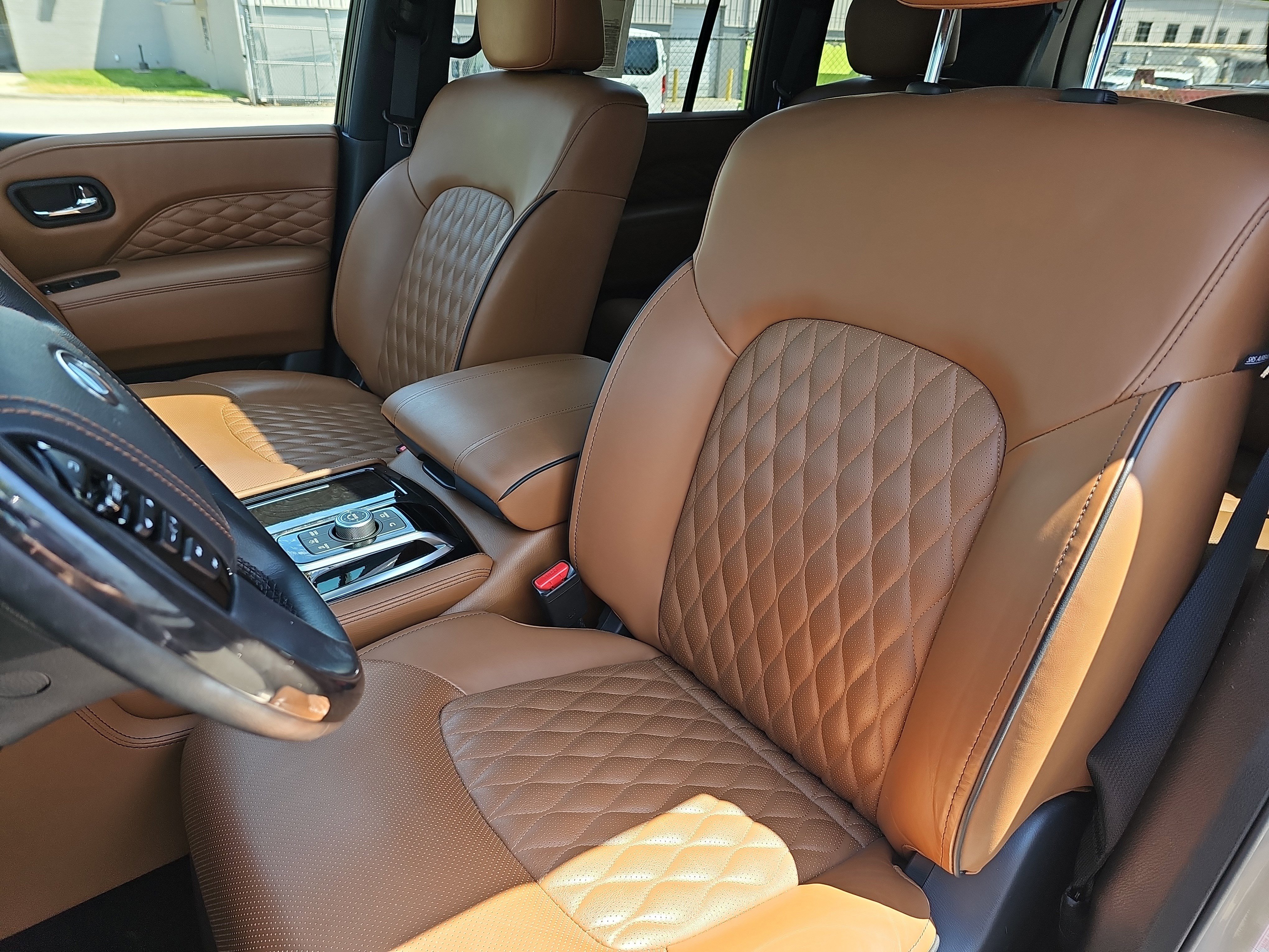 Used 2024 INFINITI QX80 Sensory AWD/4WD image 16