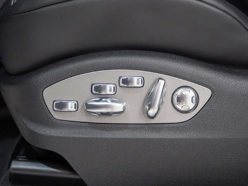 Certified 2026 Porsche Macan S AWD/4WD image 24