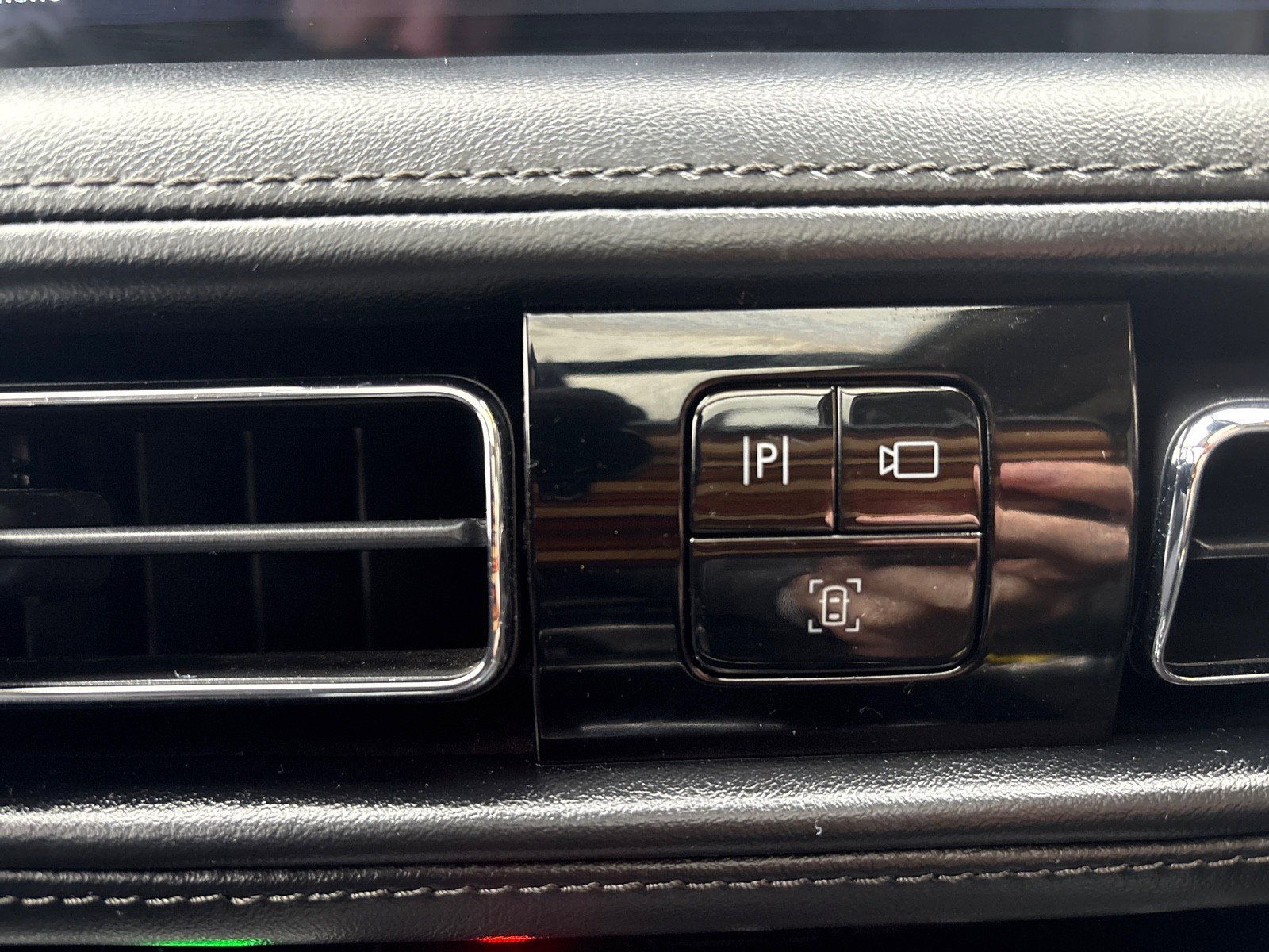 Used 2022 Lincoln Nautilus Reserve w/ Equipment Group 201A image 23