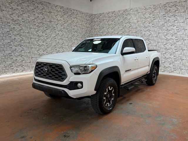 Used 2022 Toyota Tacoma TRD Off-Road AWD/4WD image 3