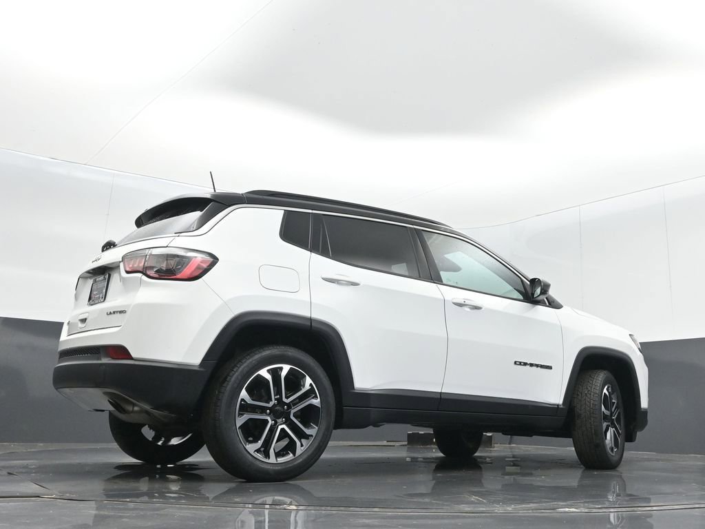 Certified 2022 Jeep Compass Limited image 32