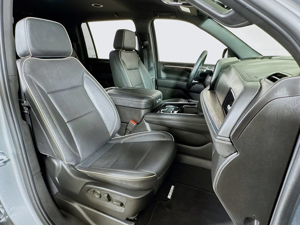 Certified 2025 Chevrolet Suburban Premier RWD image 28