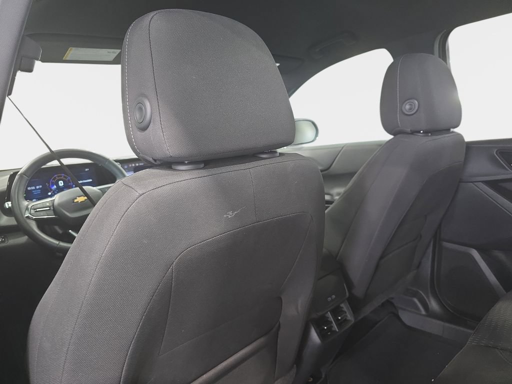 Used 2025 Chevrolet Equinox LT w/ Safety and Technology Package FWD image 10