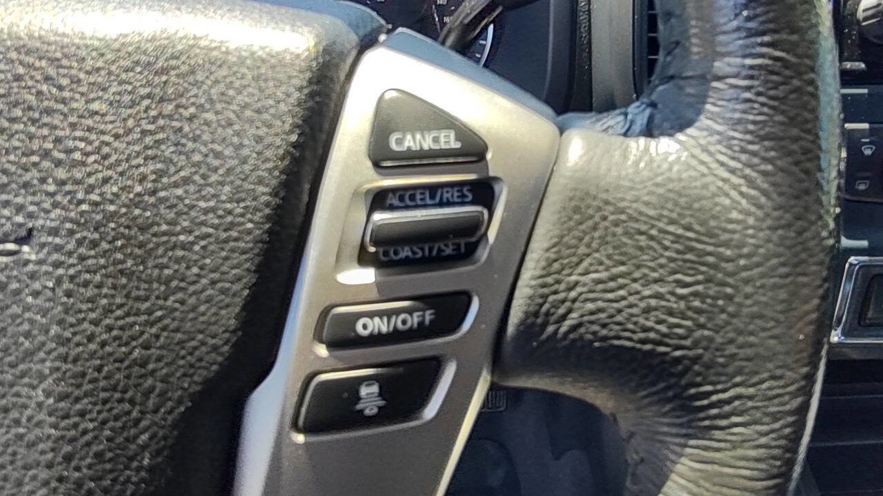 Used 2022 Nissan Titan SV w/ SV Convenience Package image 21