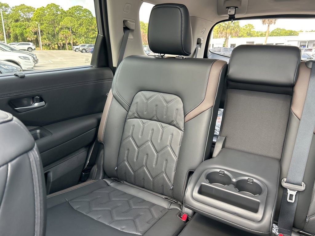 New 2026 Nissan Pathfinder Platinum w/ Cargo Package image 13