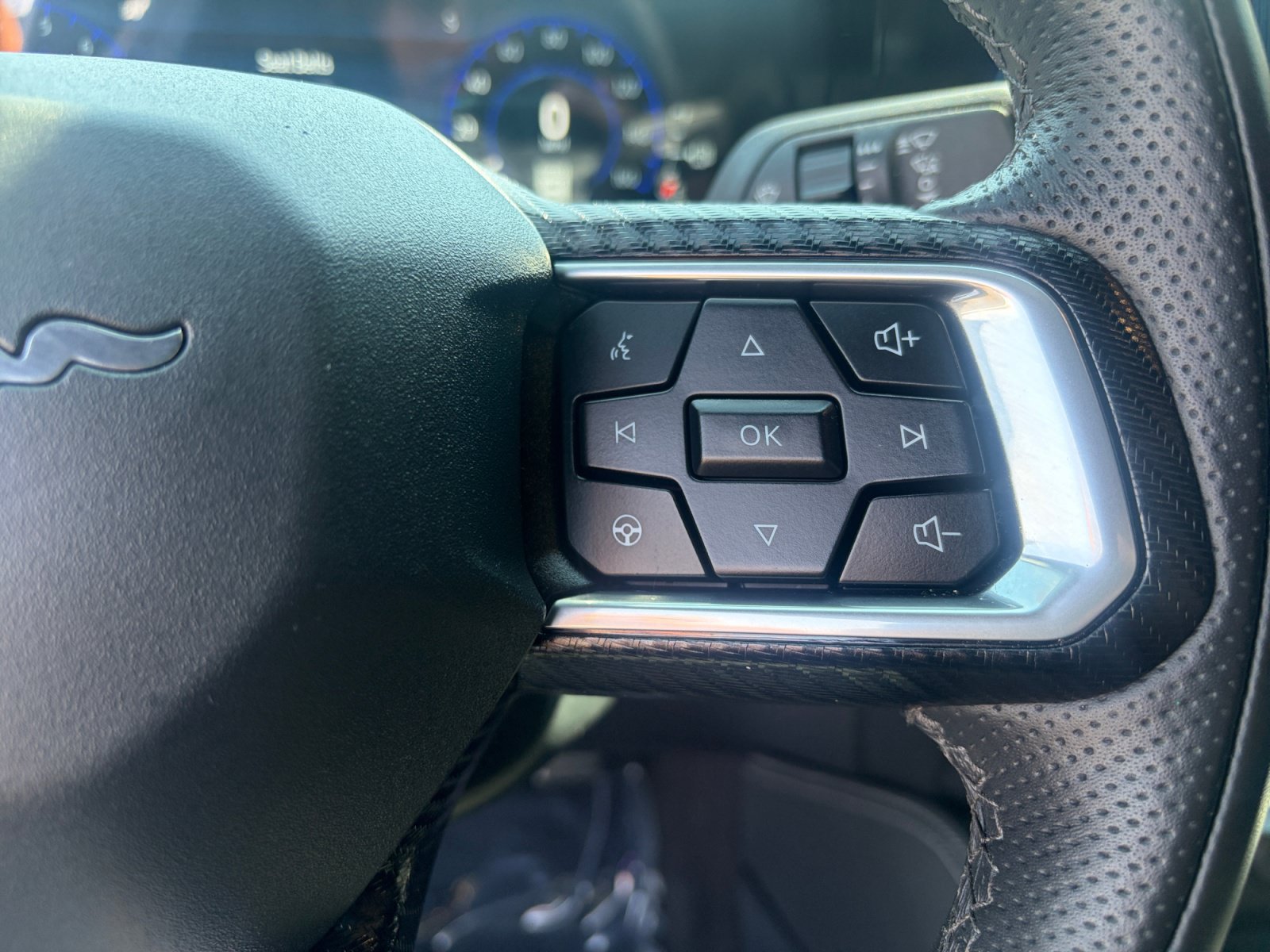 Used 2025 Ford Mustang GT Premium RWD image 17