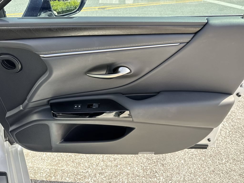 Used 2025 Lexus ES 350 w/ Premium Package FWD image 43