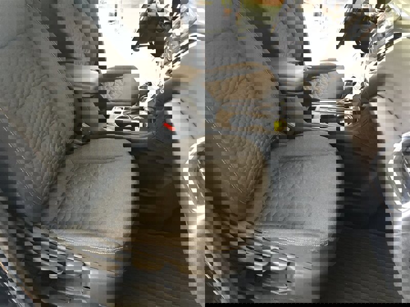 Used 2019 Chevrolet Equinox LT w/ Driver Convenience Package image 14