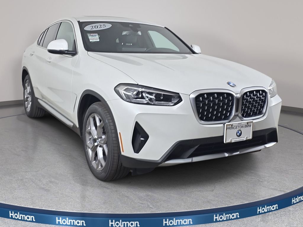 Certified 2025 BMW X4 xDrive30i w/ Premium Package image 4
