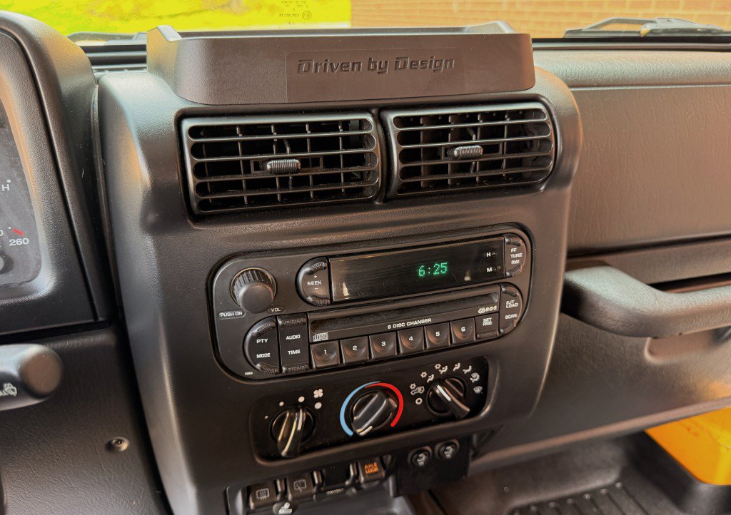 Used 2005 Jeep Wrangler Unlimited Rubicon AWD/4WD image 13