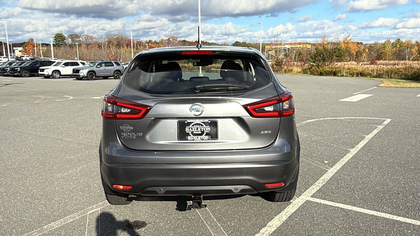 Used 2020 Nissan Rogue Sport S image 8