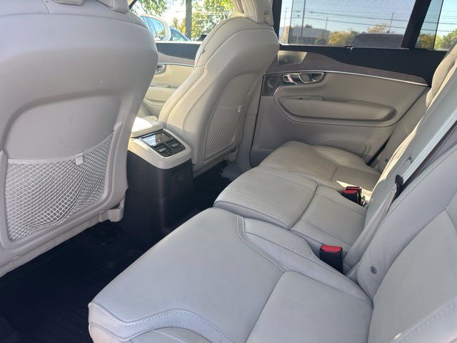 Used 2024 Volvo XC90 T8 Ultimate w/ Lounge Package AWD/4WD image 7