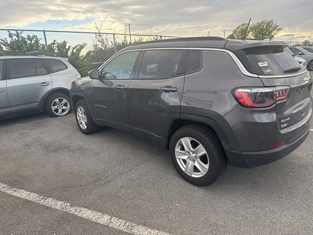 Used 2022 Jeep Compass Latitude w/ Convenience Group AWD/4WD image 12