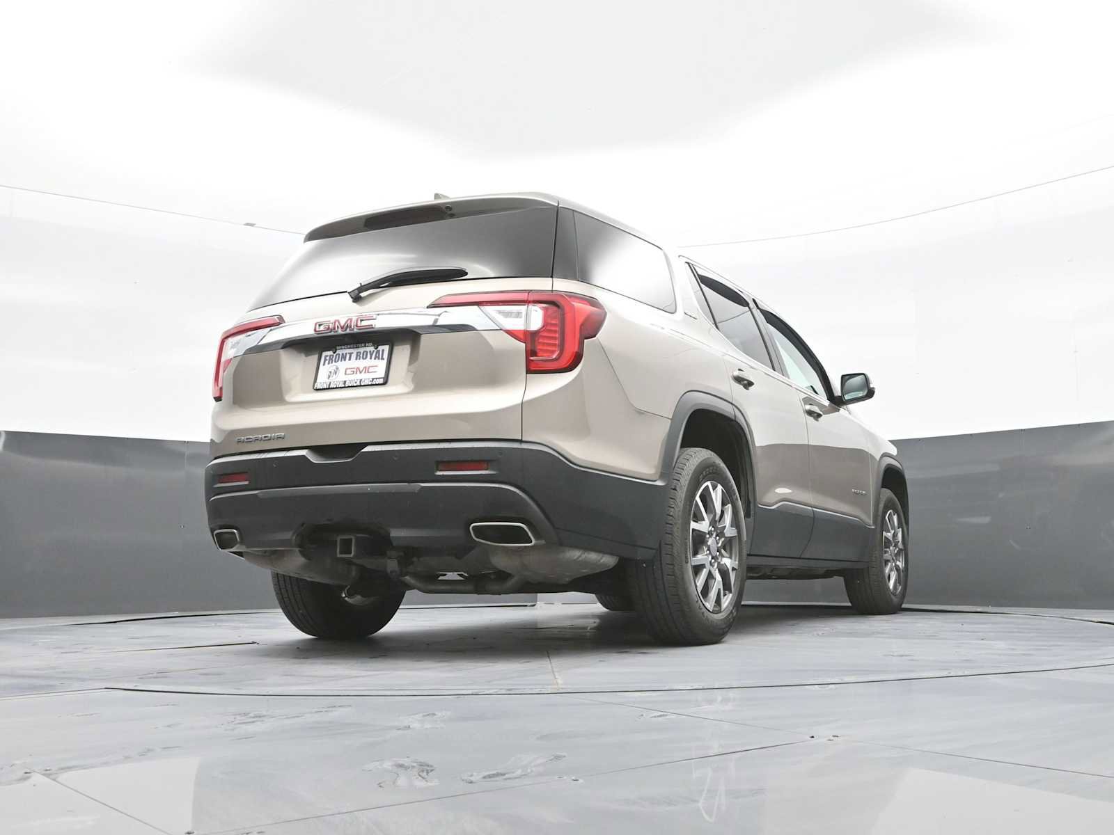 Used 2023 GMC Acadia SLE image 40