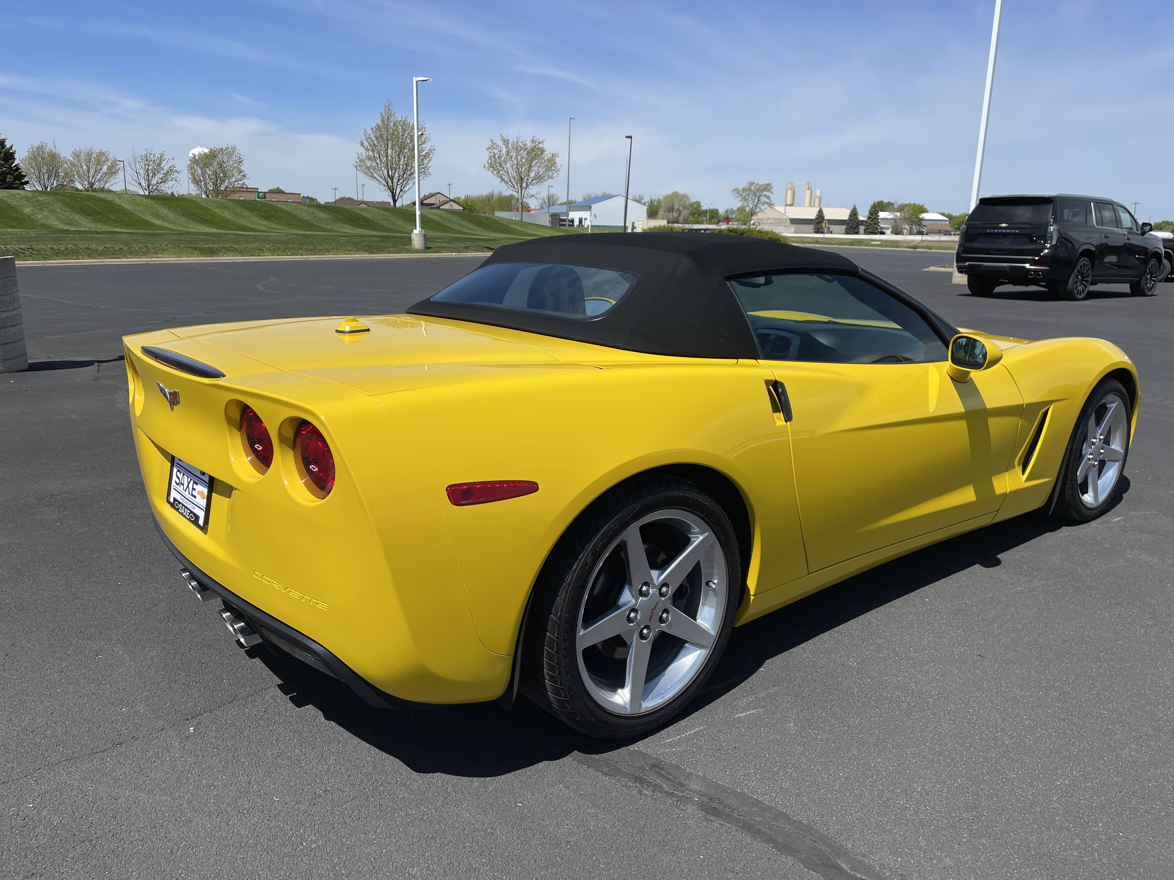 Used 2005 Chevrolet Corvette Convertible w/ Preferred Equipment Group RWD image 5