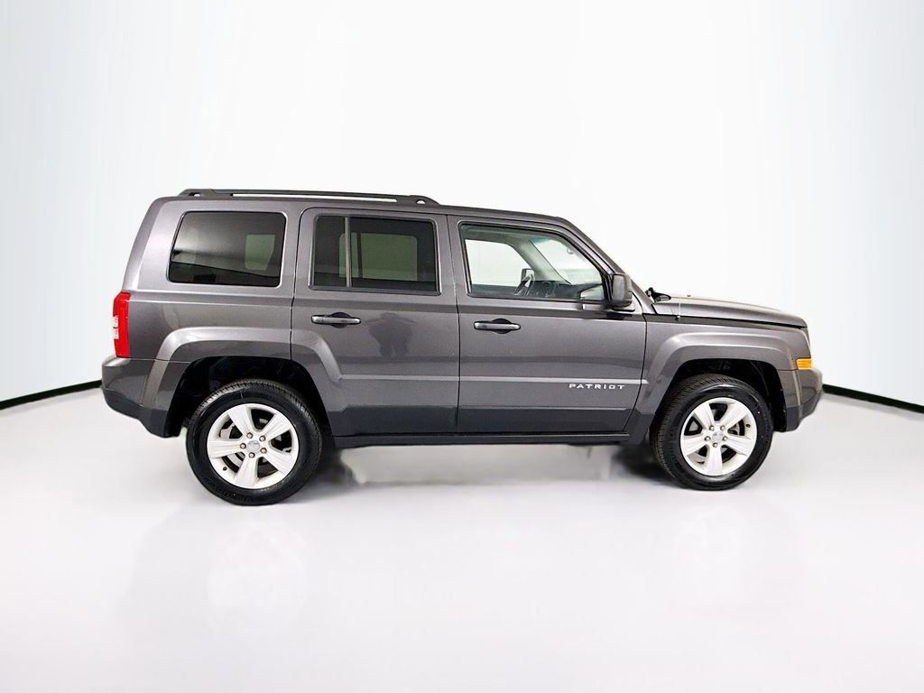 Used 2017 Jeep Patriot Latitude image 4